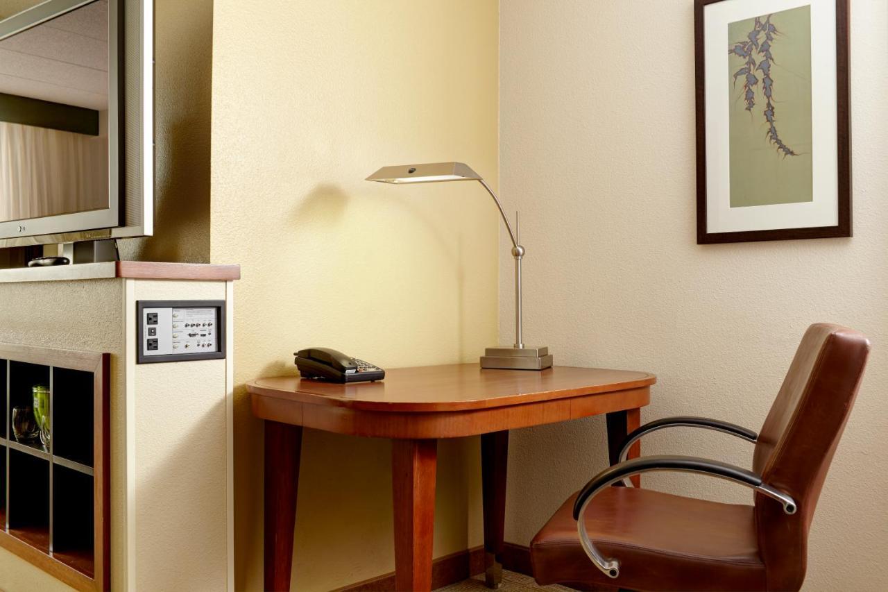 Hyatt Place Fort Wayne - Northwest Room photo